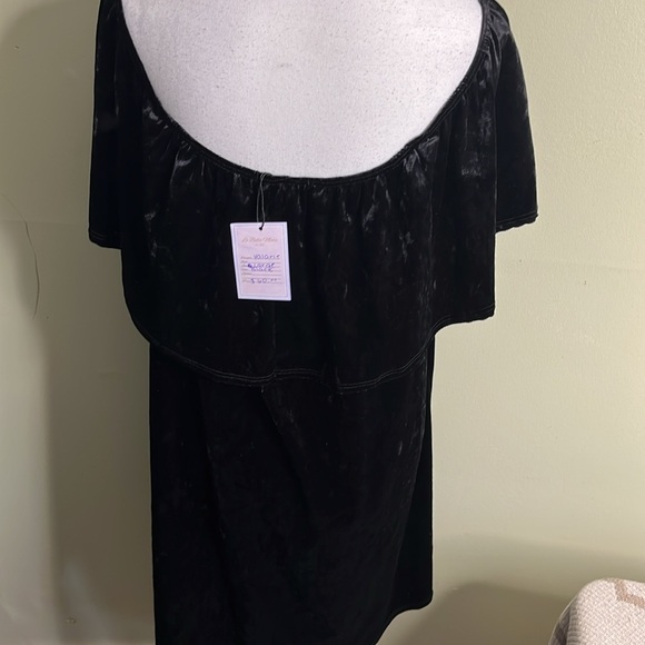 Tres Bien Elegant Black Velvet Mini off the shoulder Dress - Picture 7 of 14